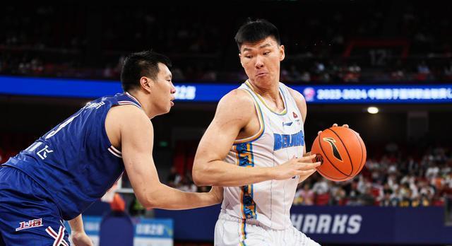 关于今夜尤文图斯豪取连胜：CBA季后赛节点到来；目标明确；阵容厚度经受考验的信息